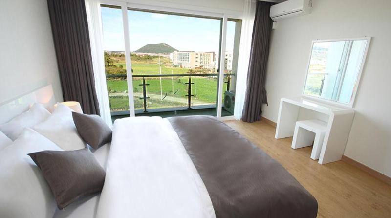 The Four Graces Resort Jeju Exterior photo