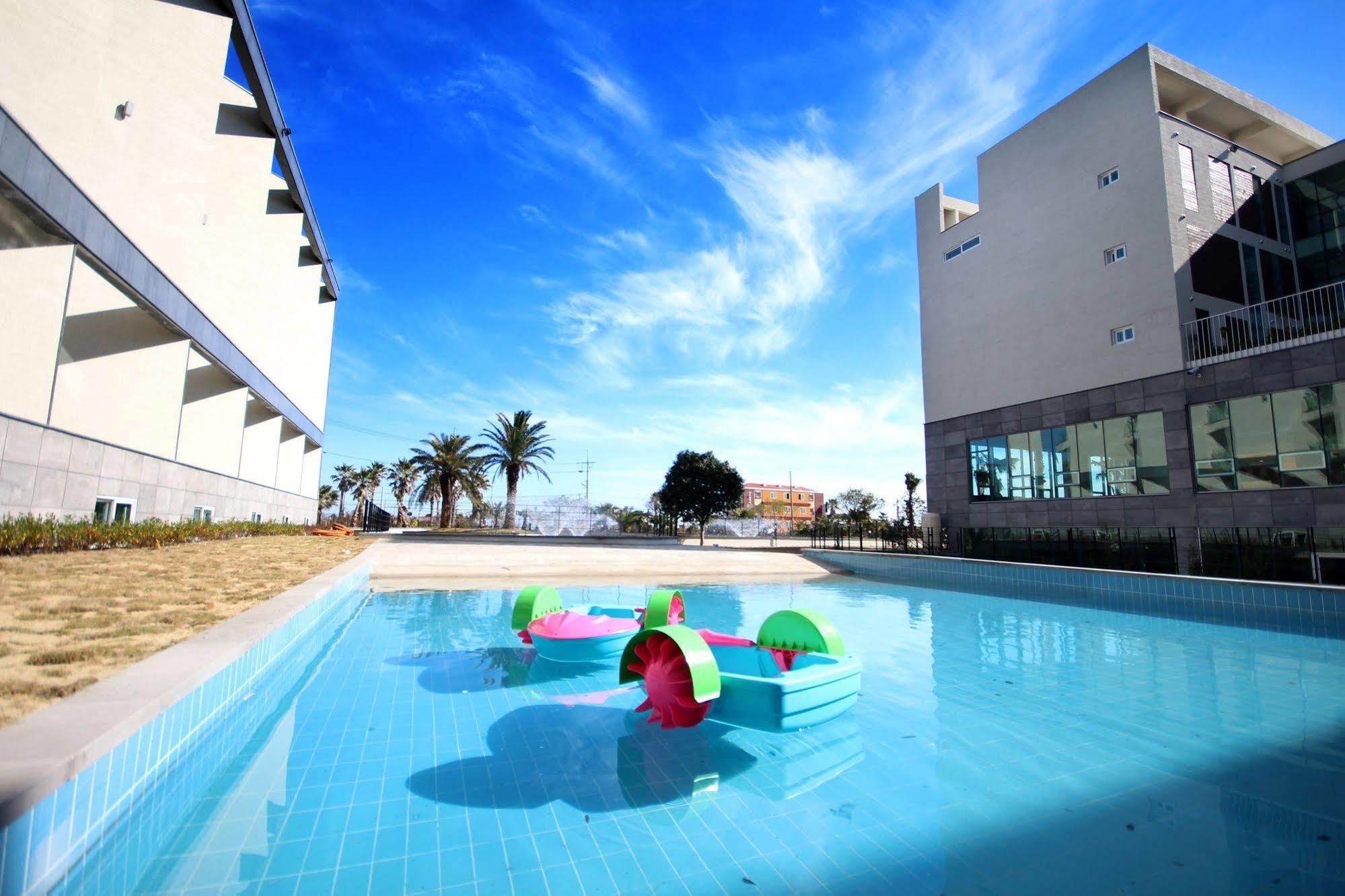 The Four Graces Resort Jeju Exterior photo